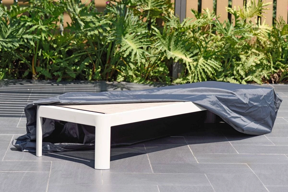 Lifestyle Garden Lounger Cover 4 Lifestyle Garden Lounger Cover - Image 2